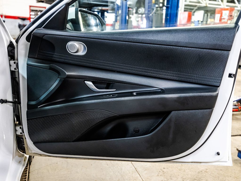 2021 Hyundai Elantra Essential in , Quebec - 16 - w1024h768px