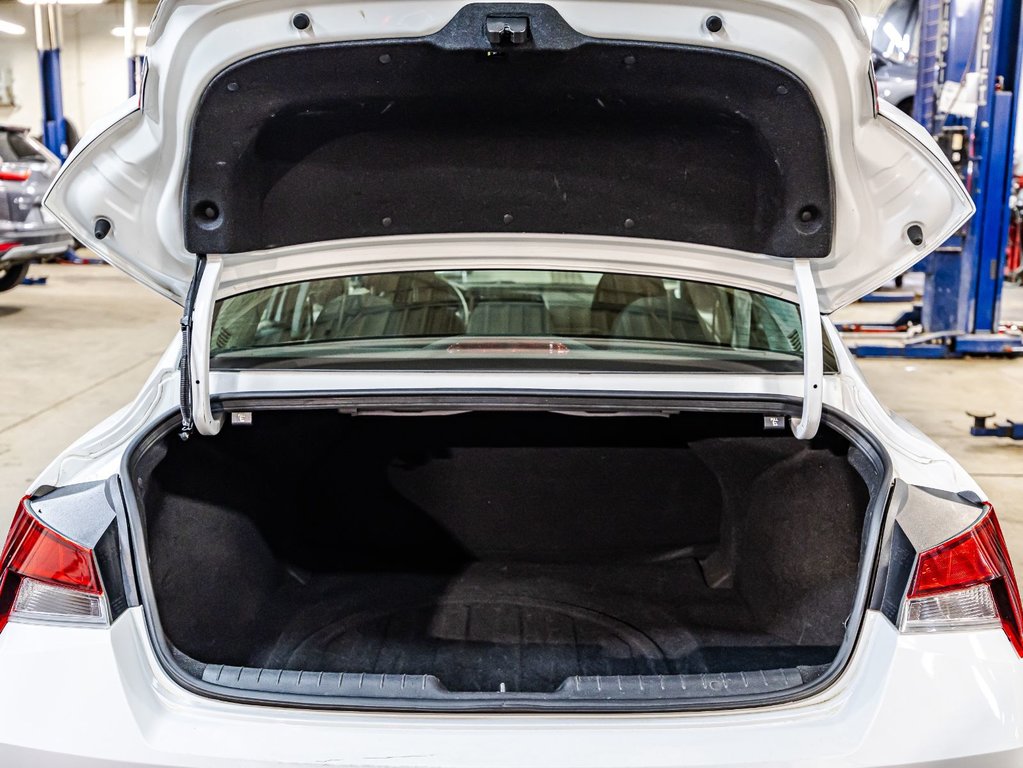 2021 Hyundai Elantra Essential in , Quebec - 15 - w1024h768px