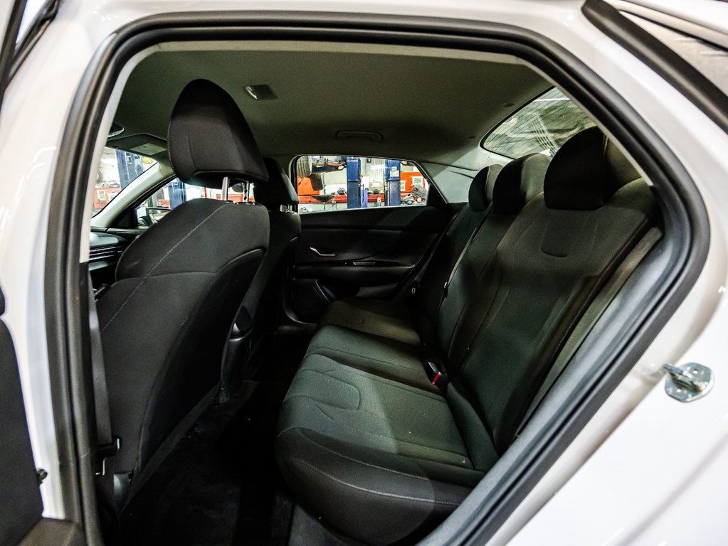 Hyundai Elantra Essential 2021 à Montréal, Québec - 13 - w1024h768px