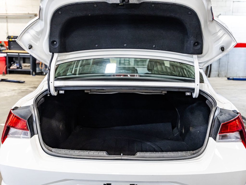 Hyundai Elantra Essential 2021 à Montréal, Québec - 15 - w1024h768px