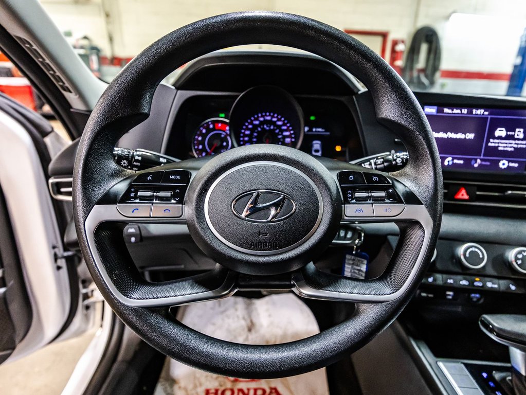 Hyundai Elantra Essential 2021 à Montréal, Québec - 21 - w1024h768px