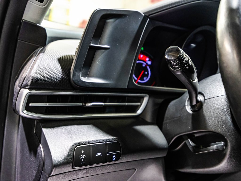 2021 Hyundai Elantra Preferred in Montréal, Quebec - 21 - w1024h768px