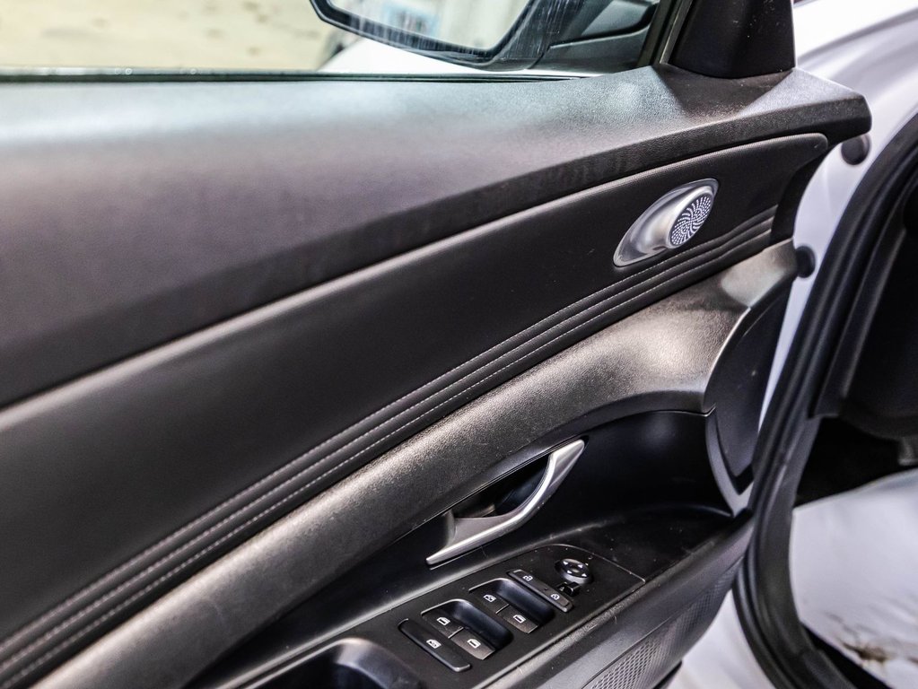 Hyundai Elantra Preferred 2021 à Montréal, Québec - 12 - w1024h768px