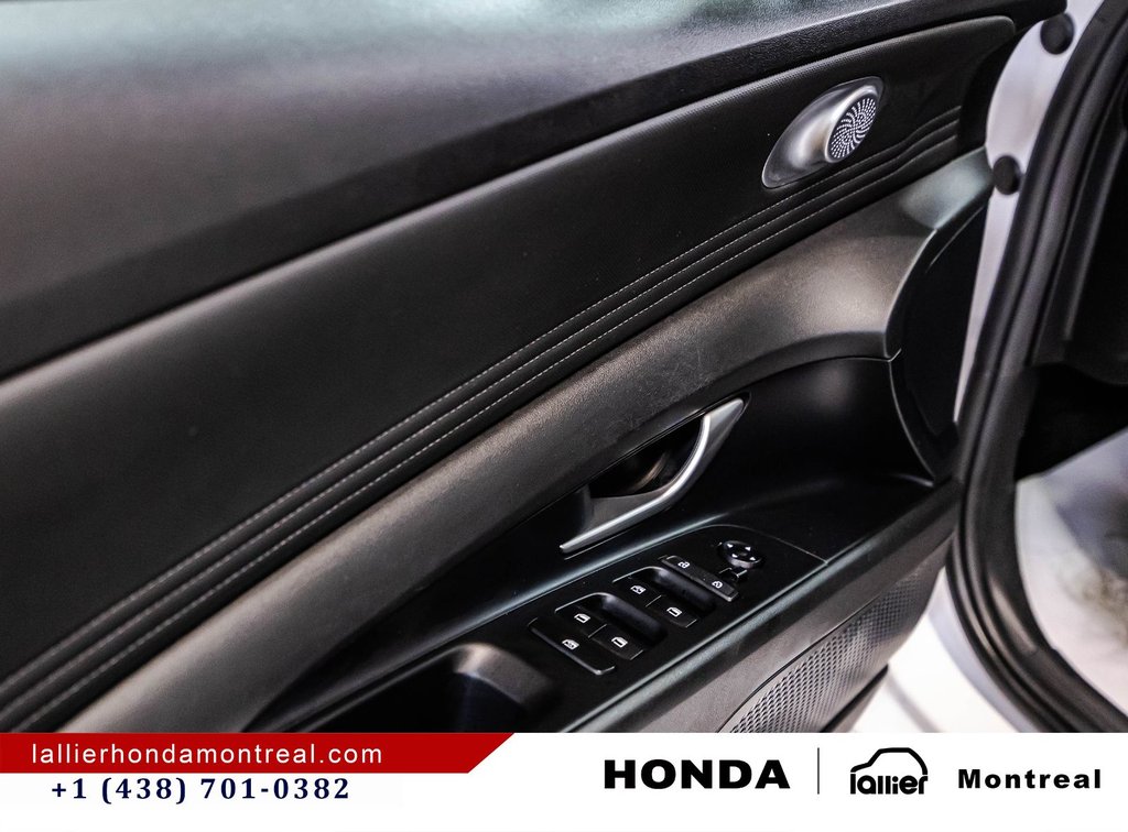2022 Hyundai Elantra Preferred in Montréal, Quebec - 12 - w1024h768px
