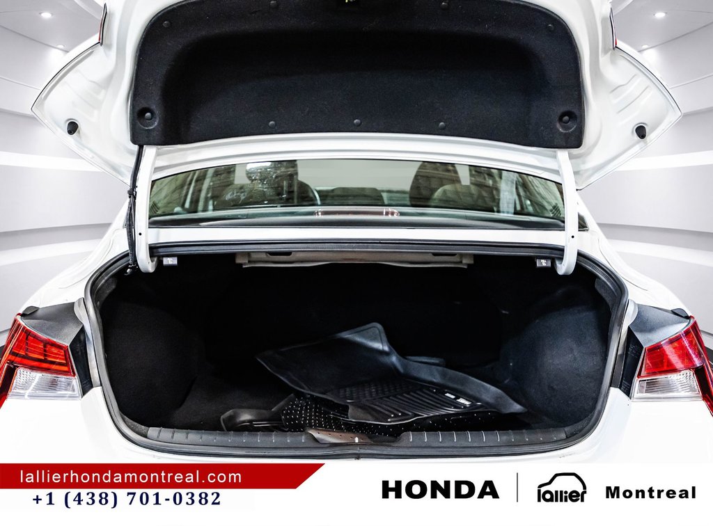 2022 Hyundai Elantra Preferred in Montréal, Quebec - 16 - w1024h768px
