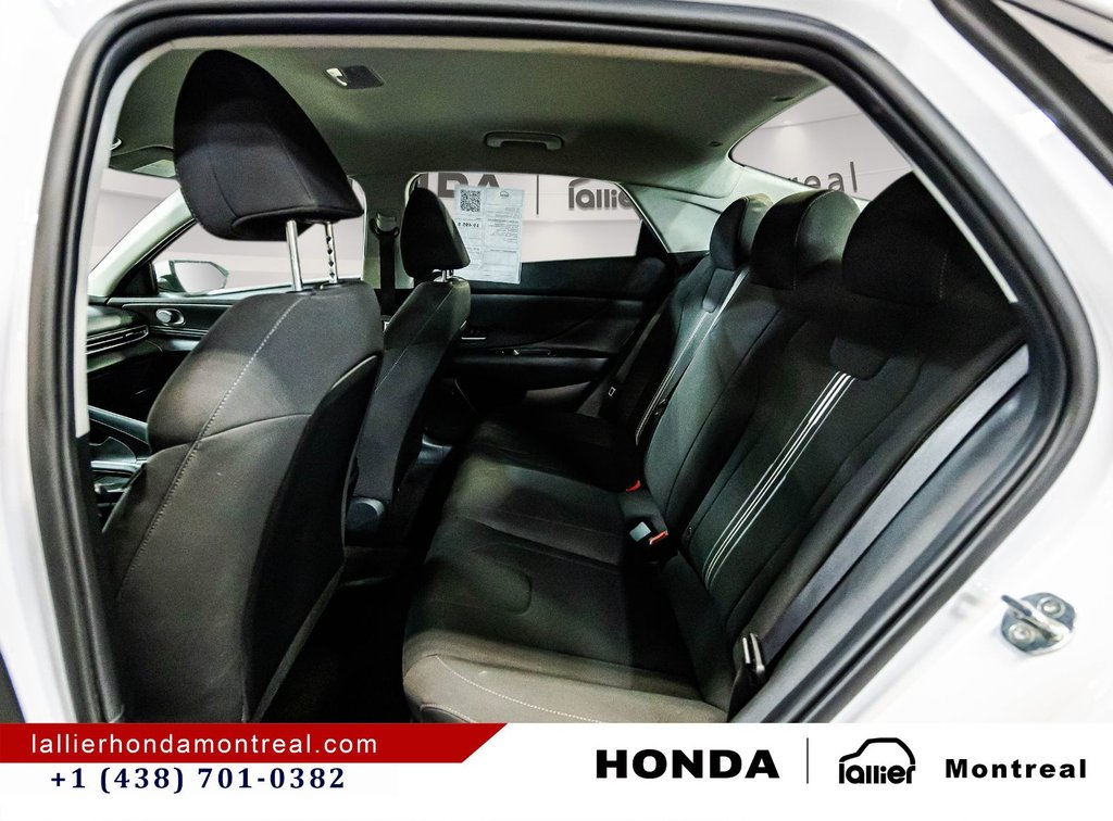2022 Hyundai Elantra Preferred in Montréal, Quebec - 14 - w1024h768px