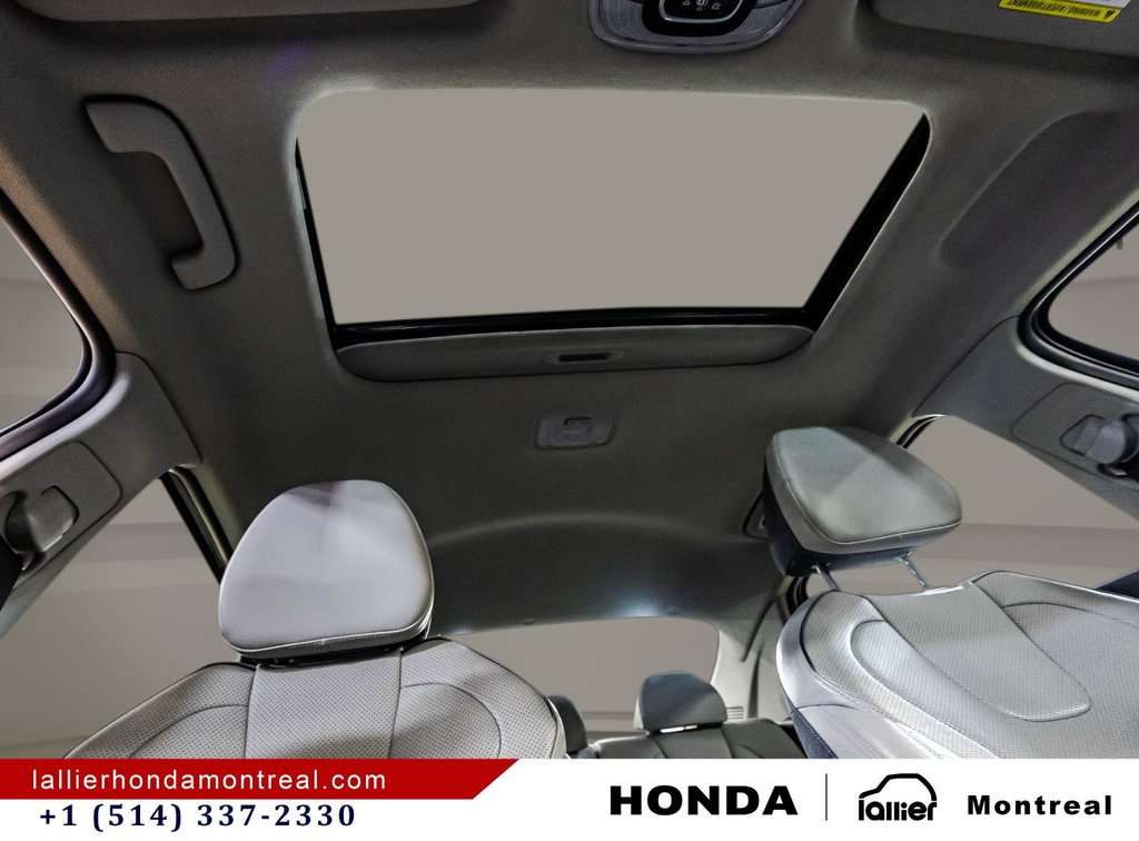 2023 Hyundai Elantra Luxury in Montréal, Quebec - 19 - w1024h768px