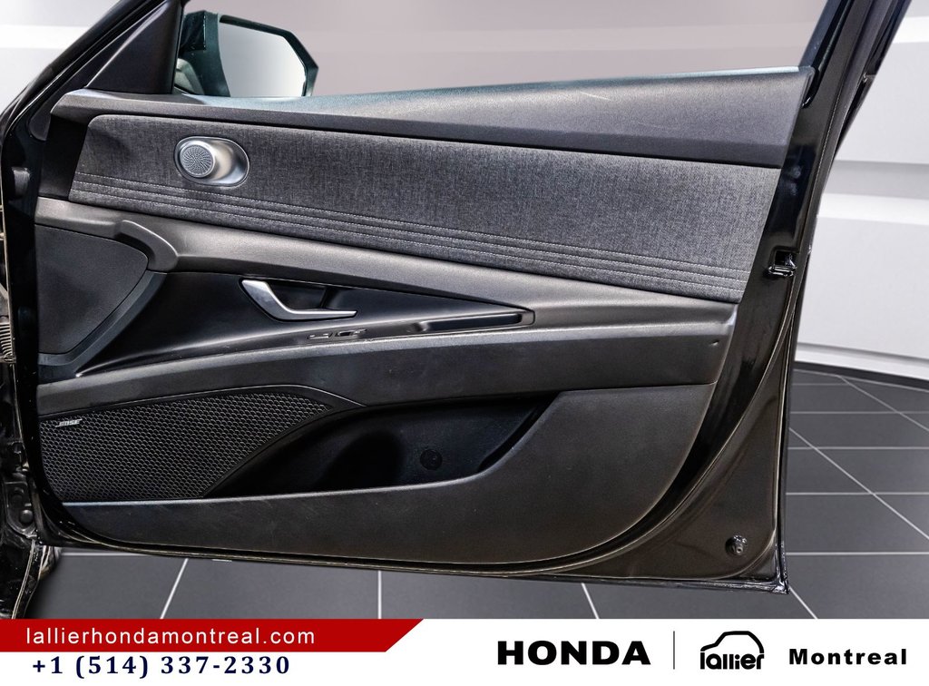 2023 Hyundai Elantra Luxury in Montréal, Quebec - 17 - w1024h768px