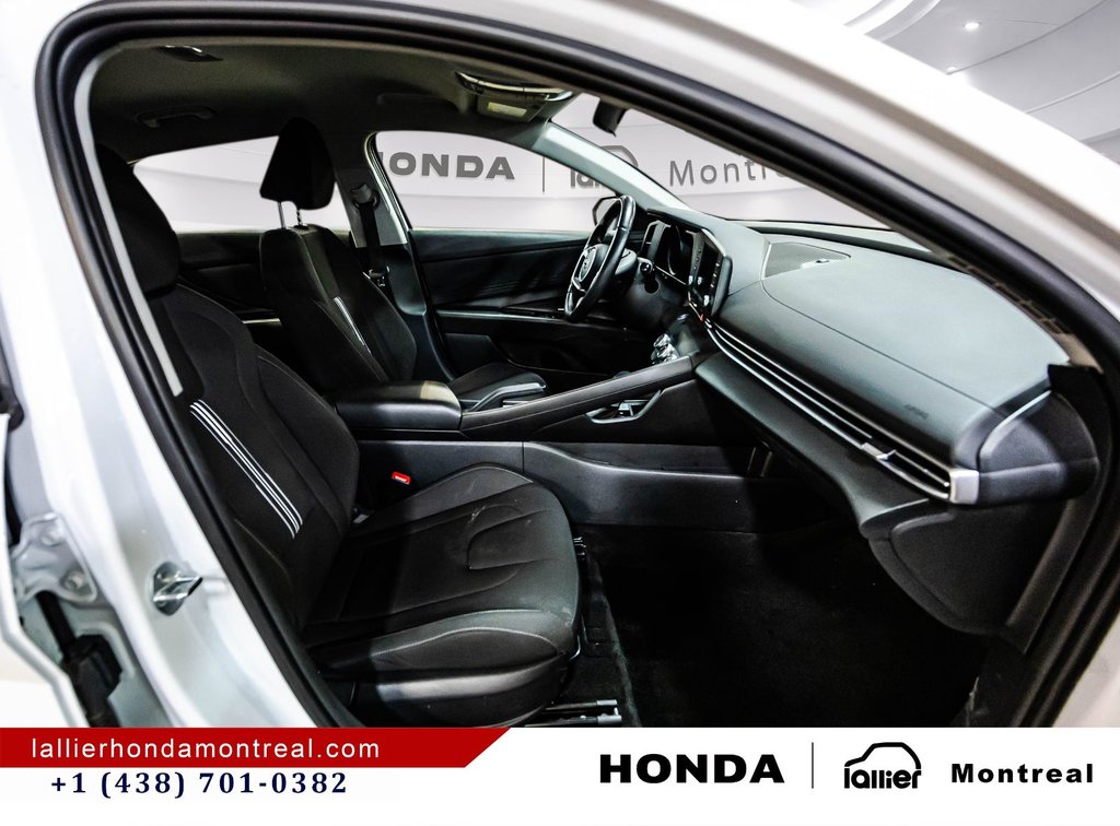 Hyundai Elantra PREFFERRED 2023 à Montréal, Québec - 18 - w1024h768px