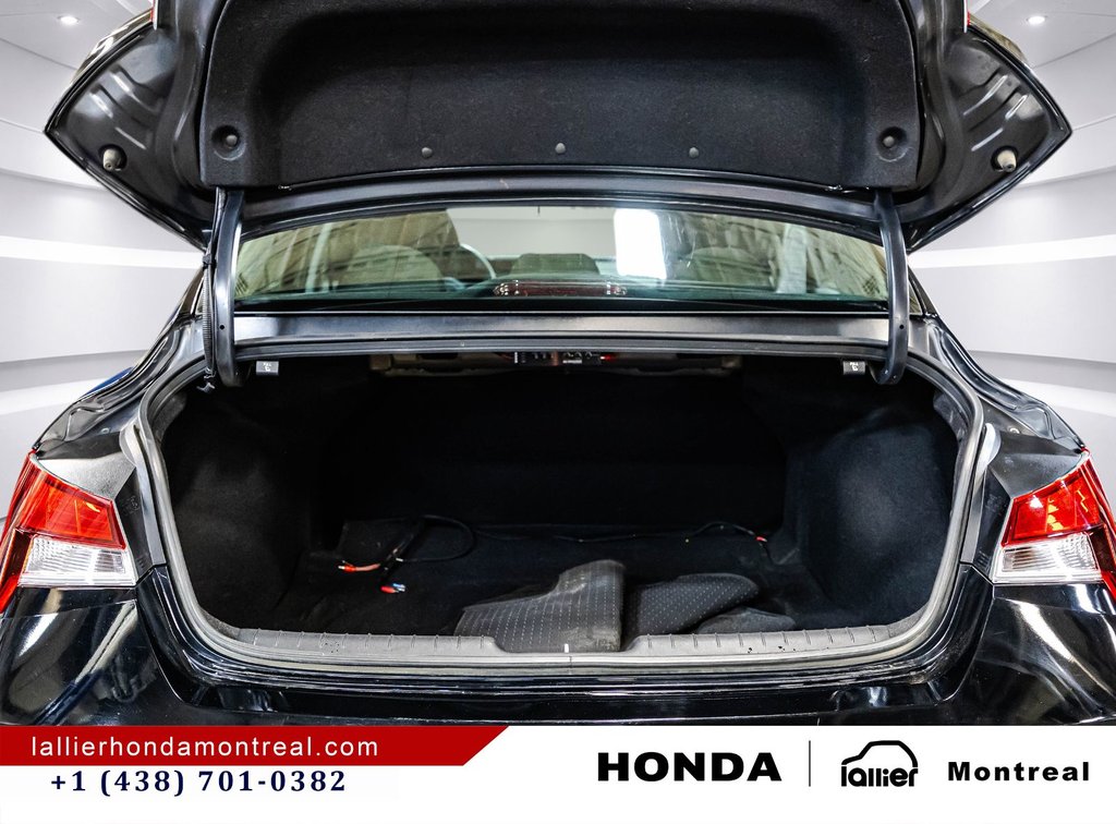 Hyundai Elantra Preferred 2024 à Montréal, Québec - 16 - w1024h768px