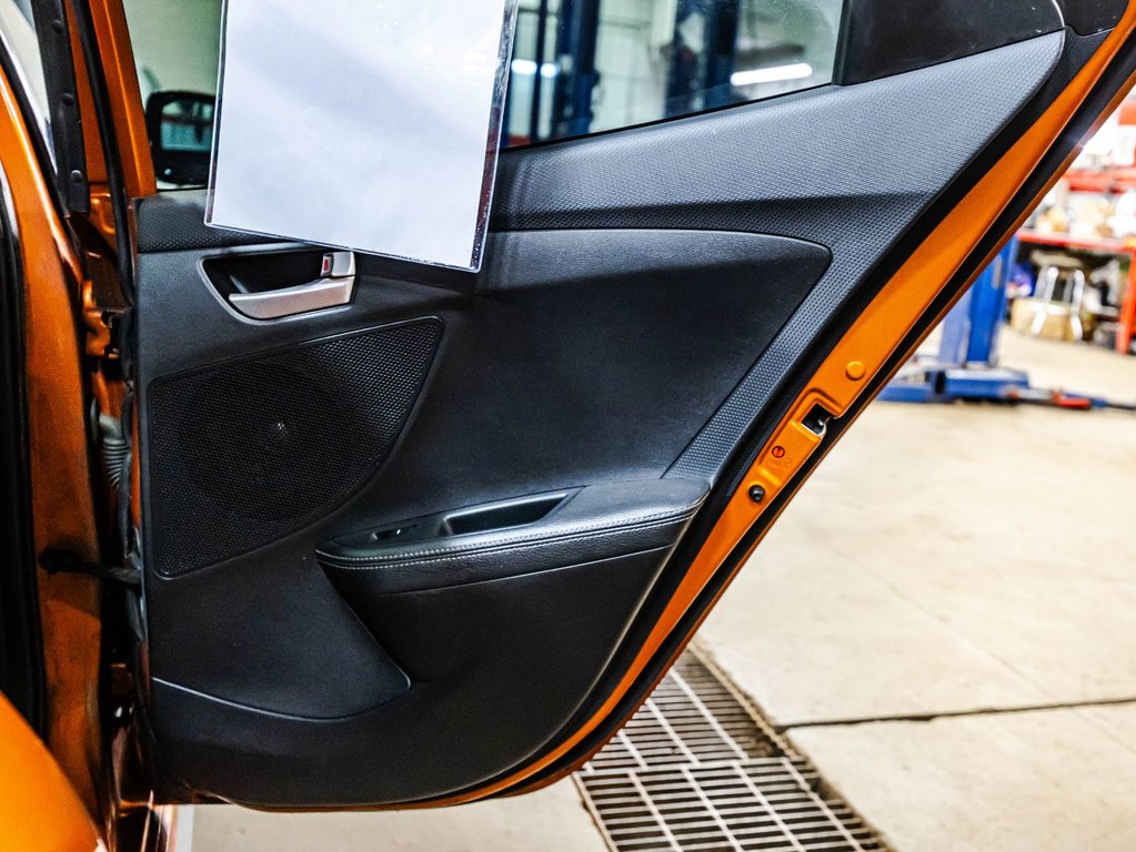 Hyundai Veloster Turbo 2013 à Montréal, Québec - 14 - w1024h768px