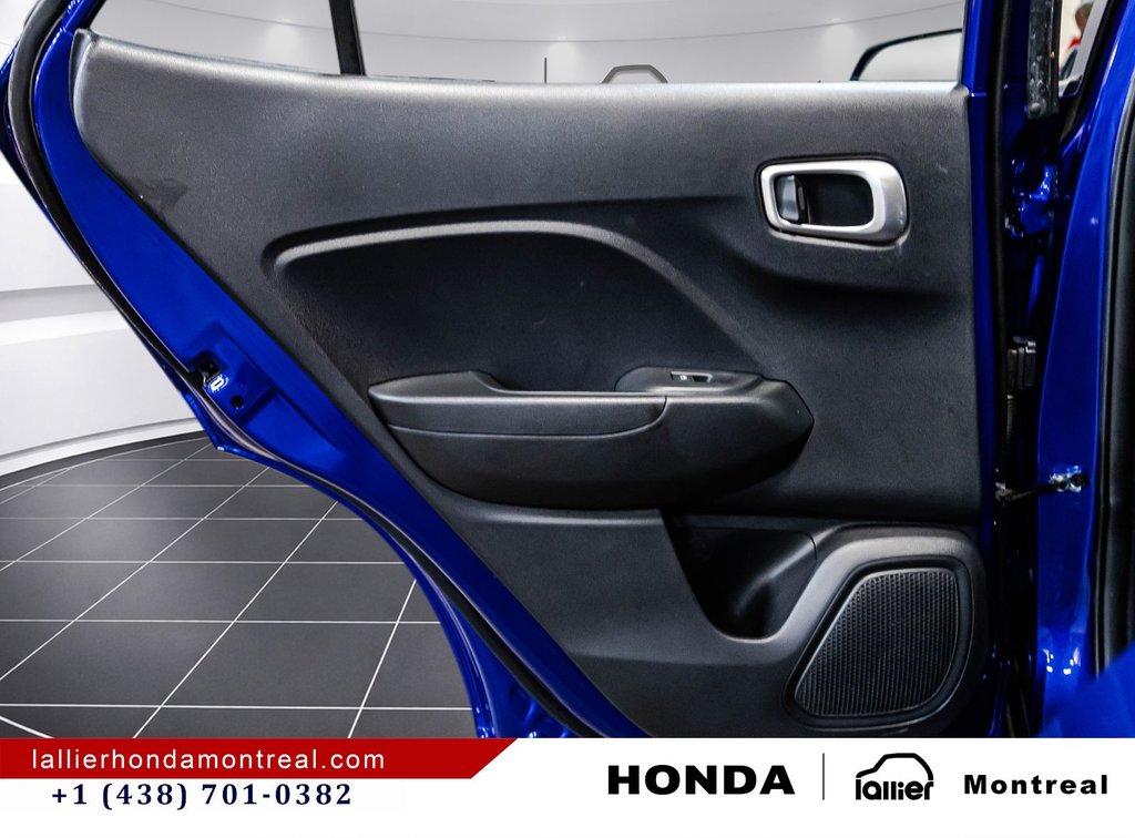 Hyundai Venue Essential 2022 à Montréal, Québec - 12 - w1024h768px
