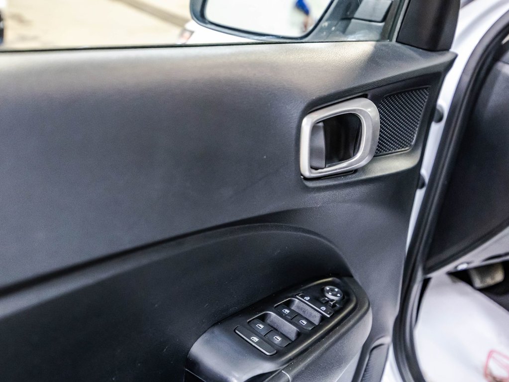 2024 Hyundai Venue Preferred in Montréal, Quebec - 12 - w1024h768px