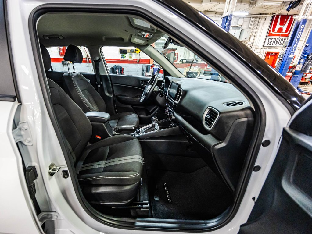 2024 Hyundai Venue Preferred in Montréal, Quebec - 18 - w1024h768px