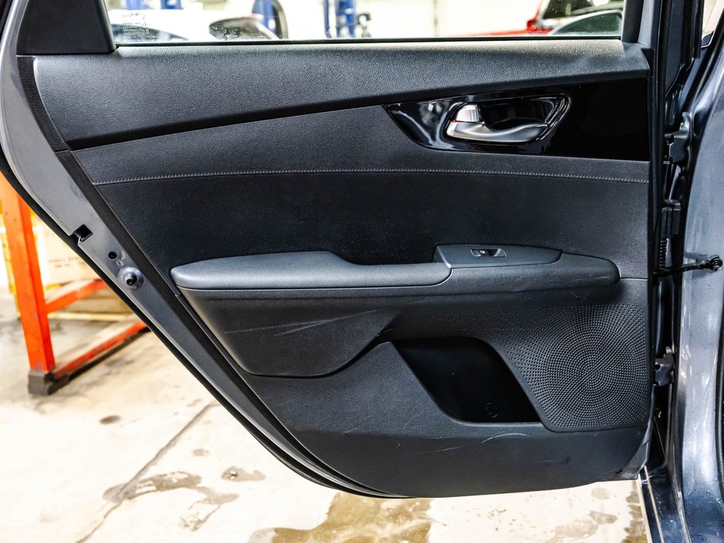 2020 Kia Forte EX in Montréal, Quebec - 12 - w1024h768px