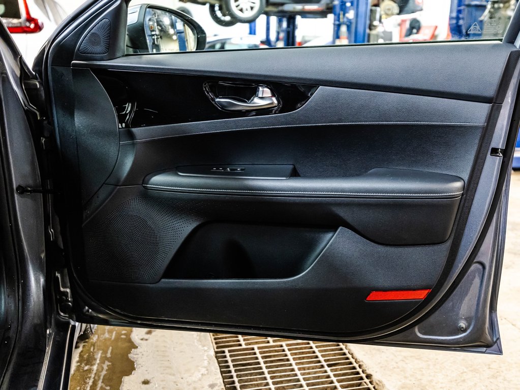 2020 Kia Forte EX in Montréal, Quebec - 16 - w1024h768px