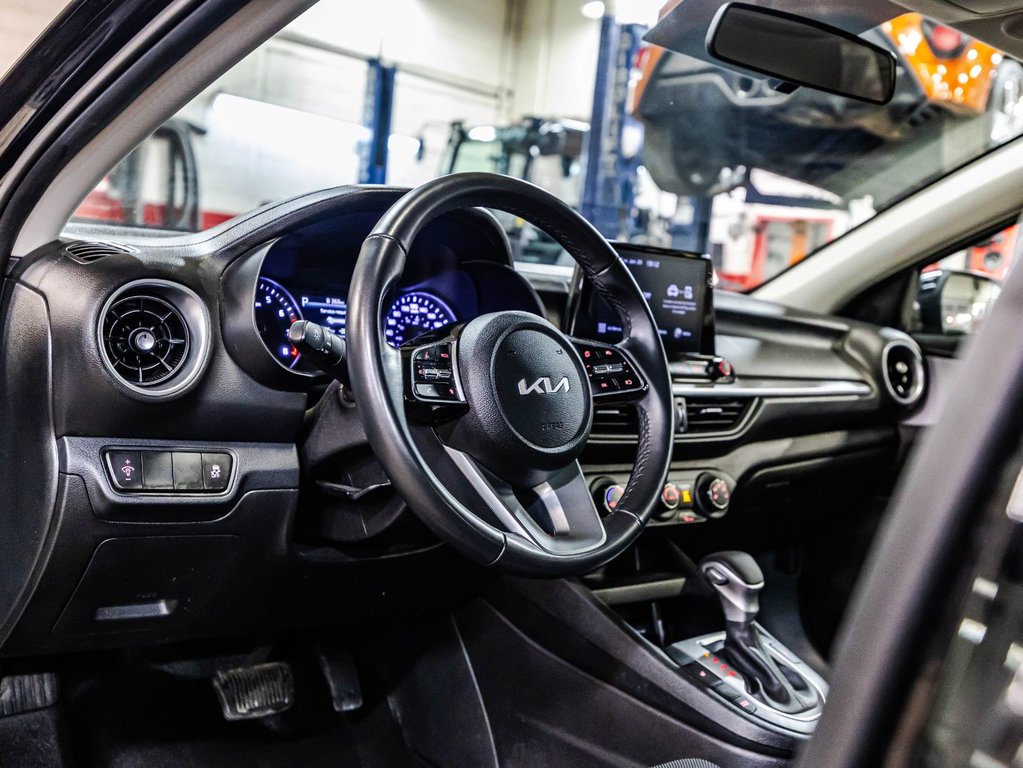 2023 Kia Forte LX in Montréal, Quebec - 19 - w1024h768px