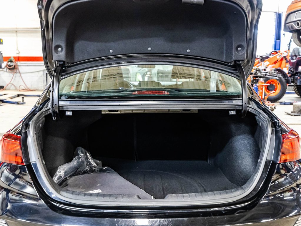 2023 Kia Forte LX in Montréal, Quebec - 15 - w1024h768px