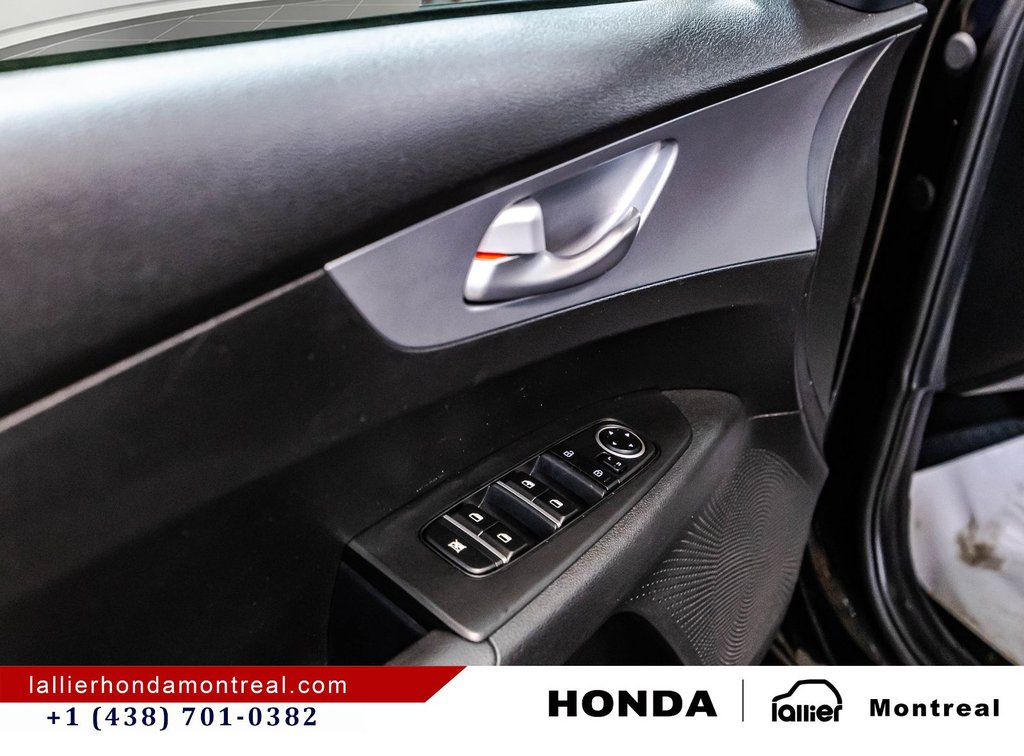 2023 Kia Forte LX in Montréal, Quebec - 11 - w1024h768px