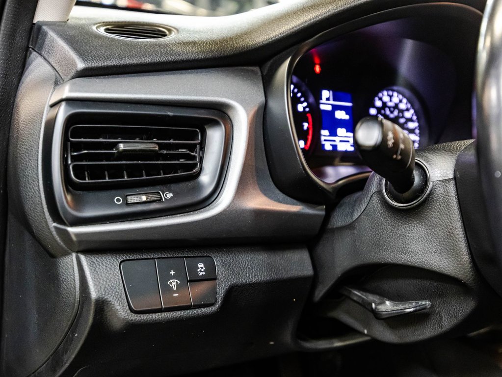 2023 Kia Rio 5-door LX + in Montréal, Quebec - 20 - w1024h768px