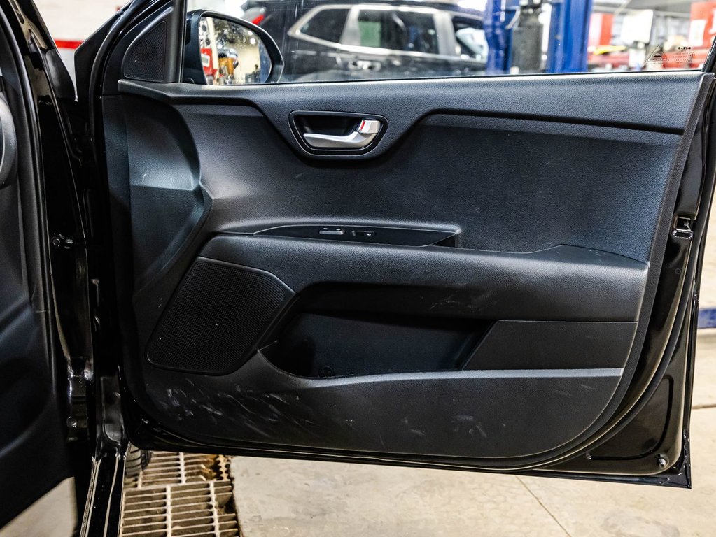 2023 Kia Rio 5-door LX + in Montréal, Quebec - 16 - w1024h768px
