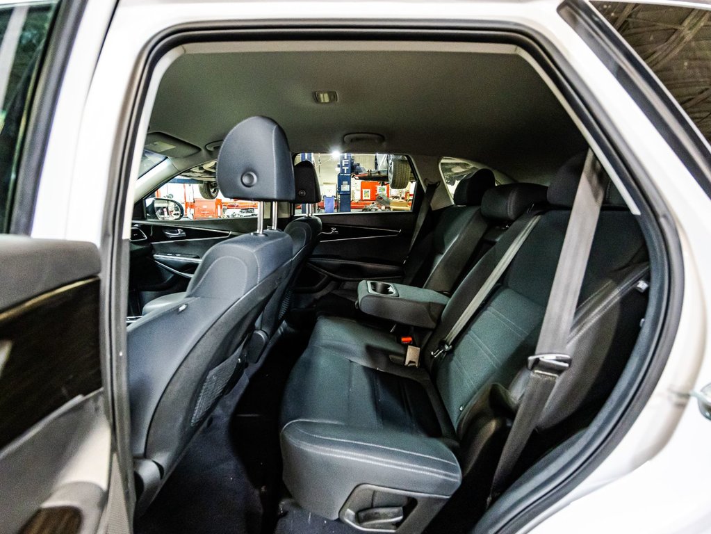 2020 Kia Sorento LX+ in Montréal, Quebec - 14 - w1024h768px