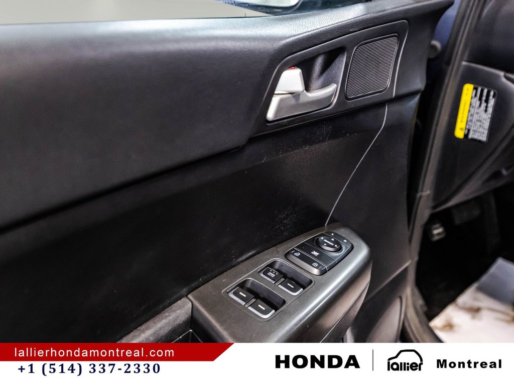 2018 Kia Sportage LX in Montréal, Quebec - 11 - w1024h768px