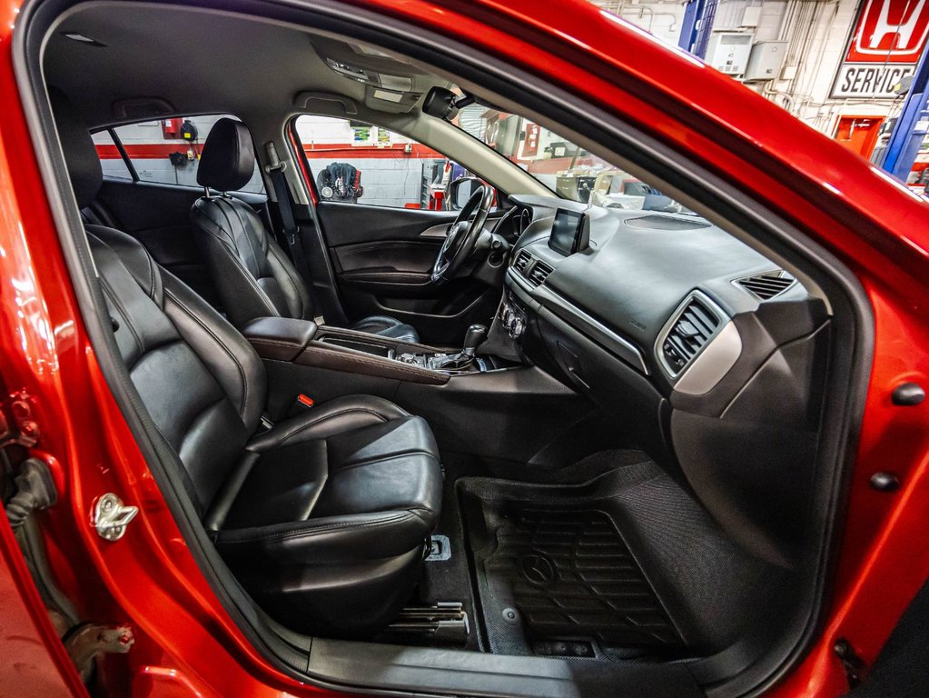 2018 Mazda 3 Sport GS in Montréal, Quebec - 18 - w1024h768px