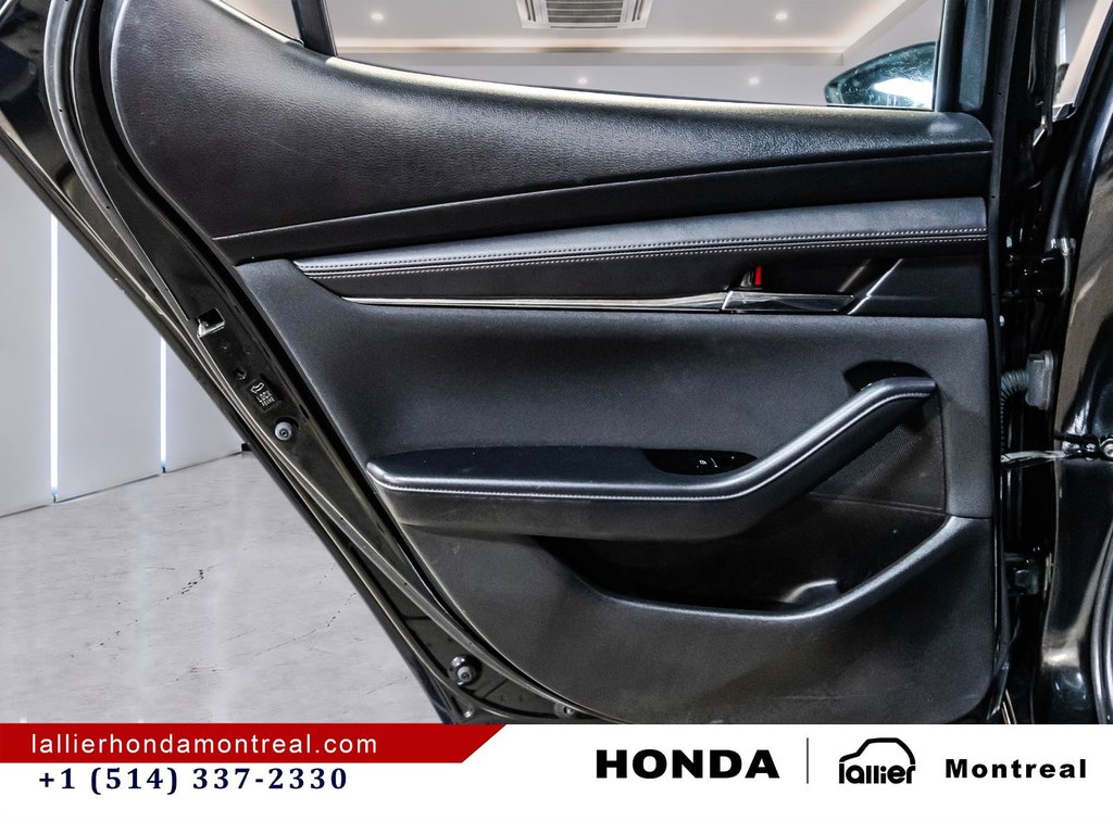 2019 Mazda 3 Sport GS in Montréal, Quebec - 12 - w1024h768px