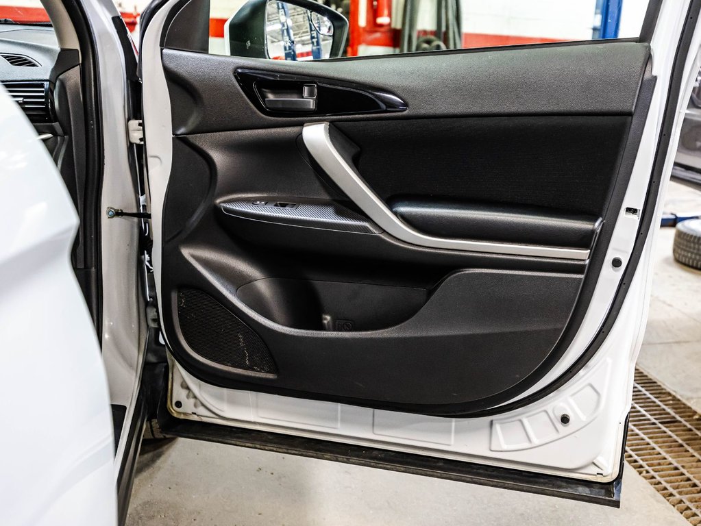 2022 Mitsubishi ECLIPSE CROSS ES in Montréal, Quebec - 16 - w1024h768px