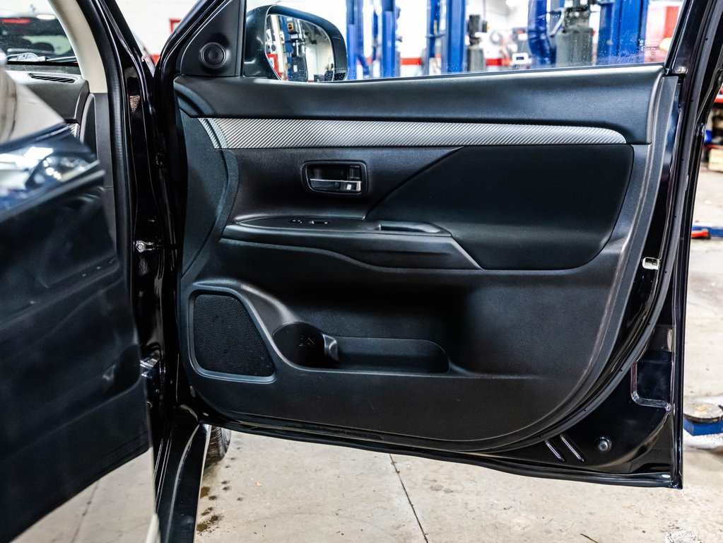 2016 Mitsubishi Outlander SE in Montréal, Quebec - 17 - w1024h768px