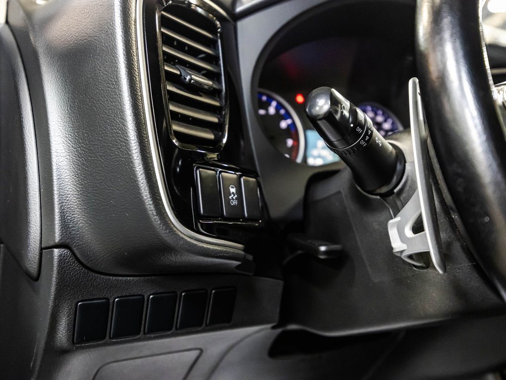 2016 Mitsubishi Outlander SE in Montréal, Quebec - 22 - w1024h768px