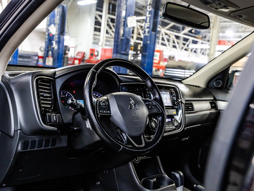 2016 Mitsubishi Outlander SE in Montréal, Quebec - 21 - w1024h768px