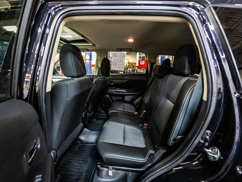 2016 Mitsubishi Outlander SE in Montréal, Quebec - 14 - w1024h768px