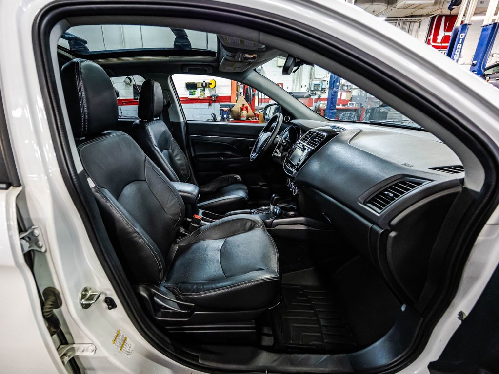 2016 Mitsubishi RVR SE LIMITED in Montréal, Quebec - 18 - w1024h768px