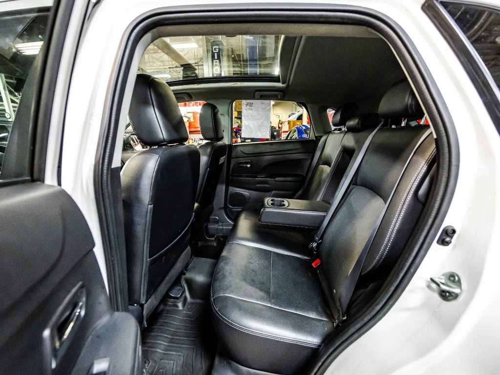 2016 Mitsubishi RVR SE LIMITED in Montréal, Quebec - 14 - w1024h768px