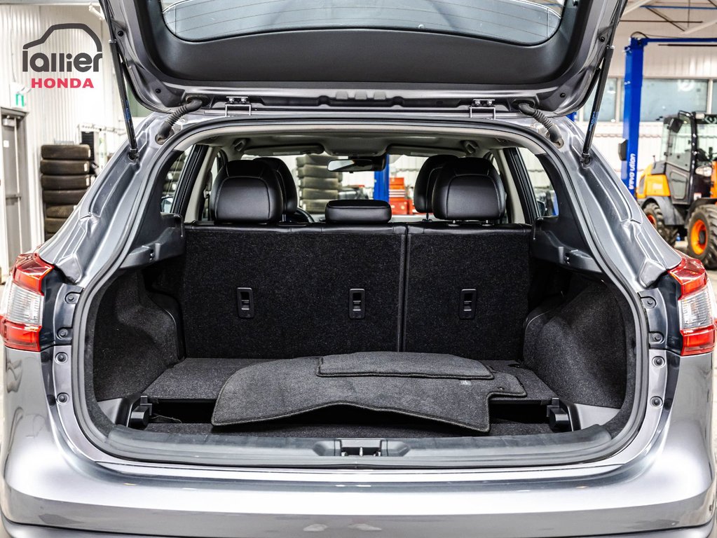 2022 Nissan Qashqai SL in Montréal, Quebec - 16 - w1024h768px