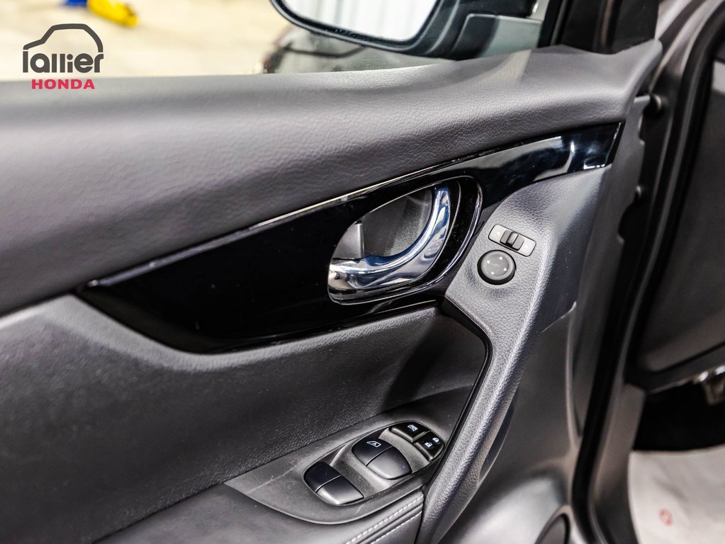 2022 Nissan Qashqai SL in Montréal, Quebec - 12 - w1024h768px