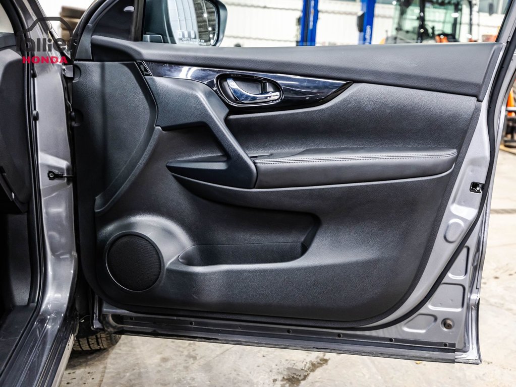 2022 Nissan Qashqai SL in Montréal, Quebec - 17 - w1024h768px