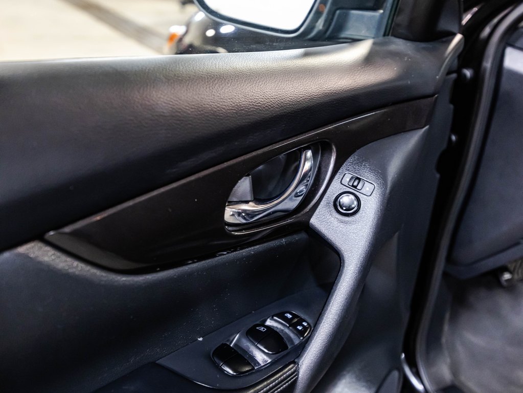 2019 Nissan Rogue S in , Quebec - 11 - w1024h768px