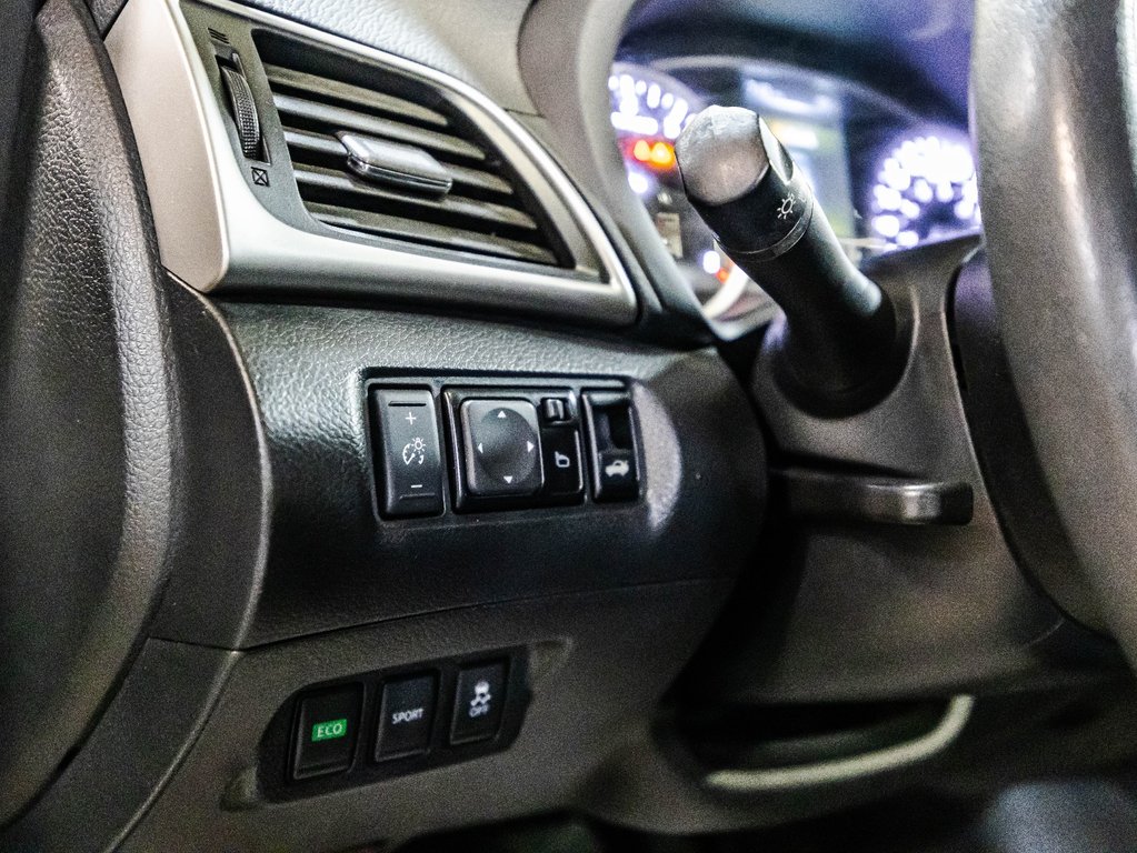 2017 Nissan Sentra SV in Montréal, Quebec - 21 - w1024h768px