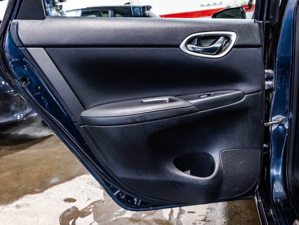 2017 Nissan Sentra SV in Montréal, Quebec - 13 - w1024h768px