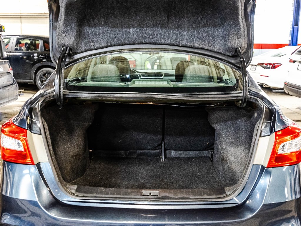 2017 Nissan Sentra SV in Montréal, Quebec - 16 - w1024h768px