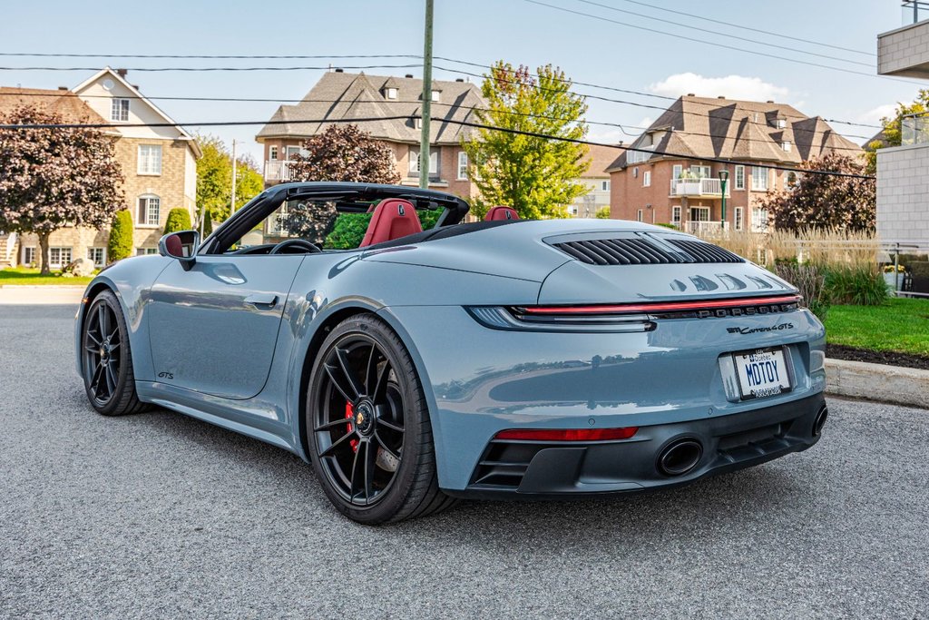 2023 Porsche 911 Carrera 4 GTS Cabriolet in Montréal, Quebec - 12 - w1024h768px