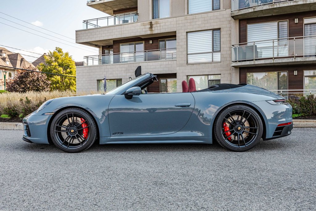 2023 Porsche 911 Carrera 4 GTS Cabriolet in Montréal, Quebec - 11 - w1024h768px