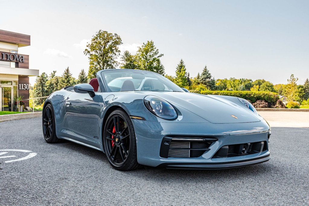 2023 Porsche 911 Carrera 4 GTS Cabriolet in Montréal, Quebec - 15 - w1024h768px
