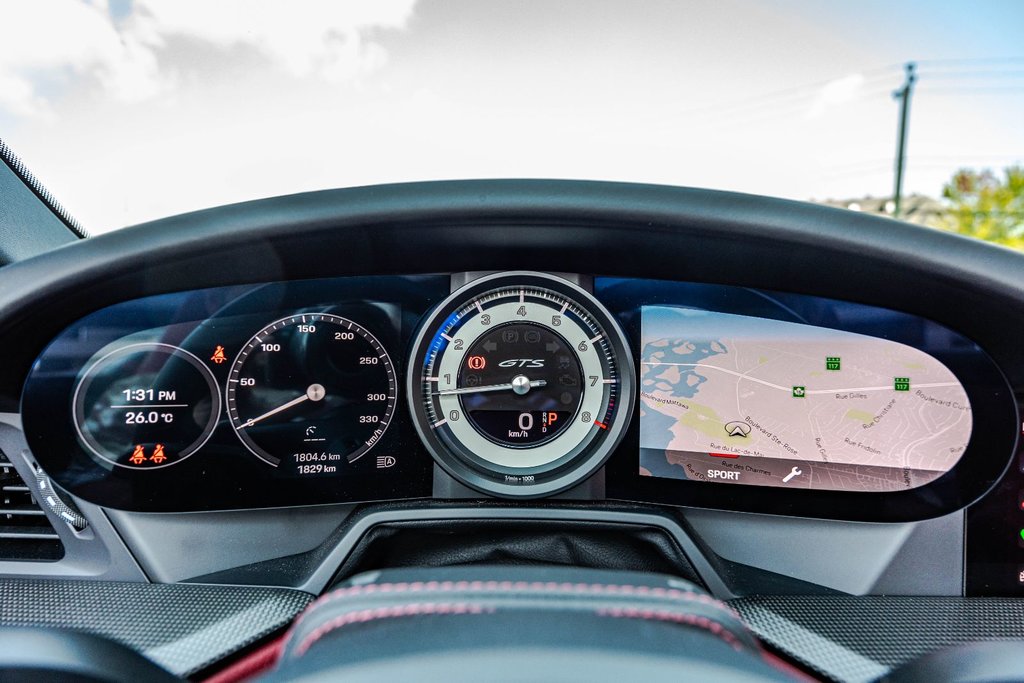 2023 Porsche 911 Carrera 4 GTS Cabriolet in Montréal, Quebec - 34 - w1024h768px