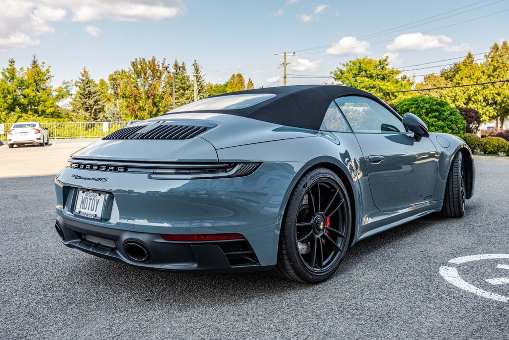 2023 Porsche 911 Carrera 4 GTS Cabriolet in Montréal, Quebec - 5 - w1024h768px