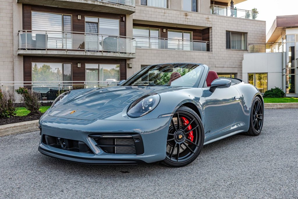 2023 Porsche 911 Carrera 4 GTS Cabriolet in Montréal, Quebec - 10 - w1024h768px