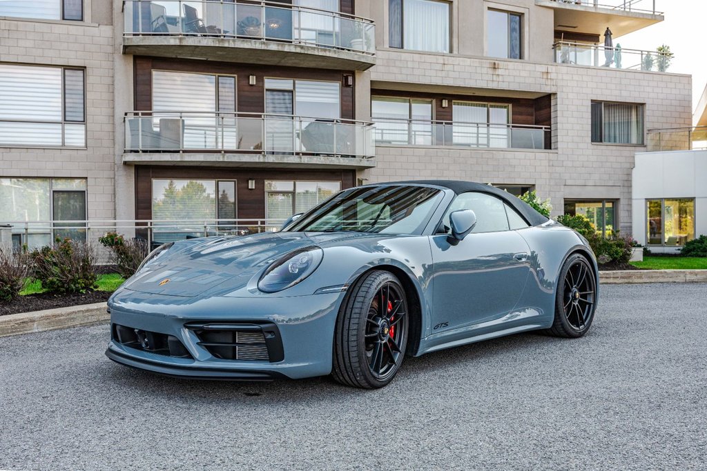 2023 Porsche 911 Carrera 4 GTS Cabriolet in Montréal, Quebec - 1 - w1024h768px
